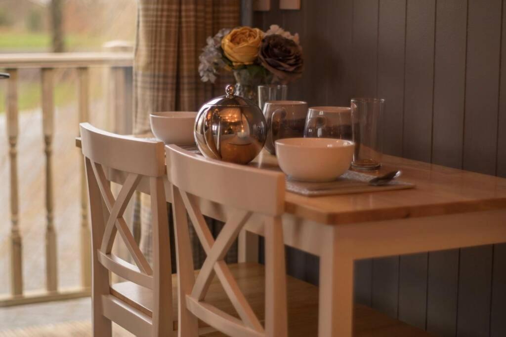 The Treehouse - Sleeps 4 Villa Old Leake Luaran gambar