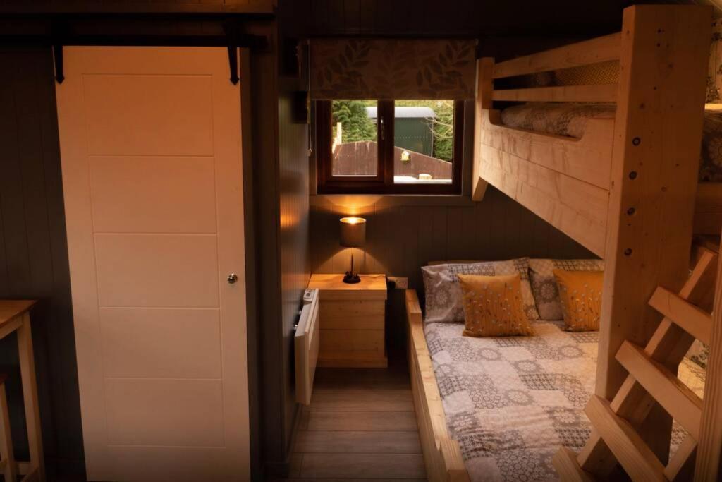The Treehouse - Sleeps 4 Villa Old Leake Luaran gambar