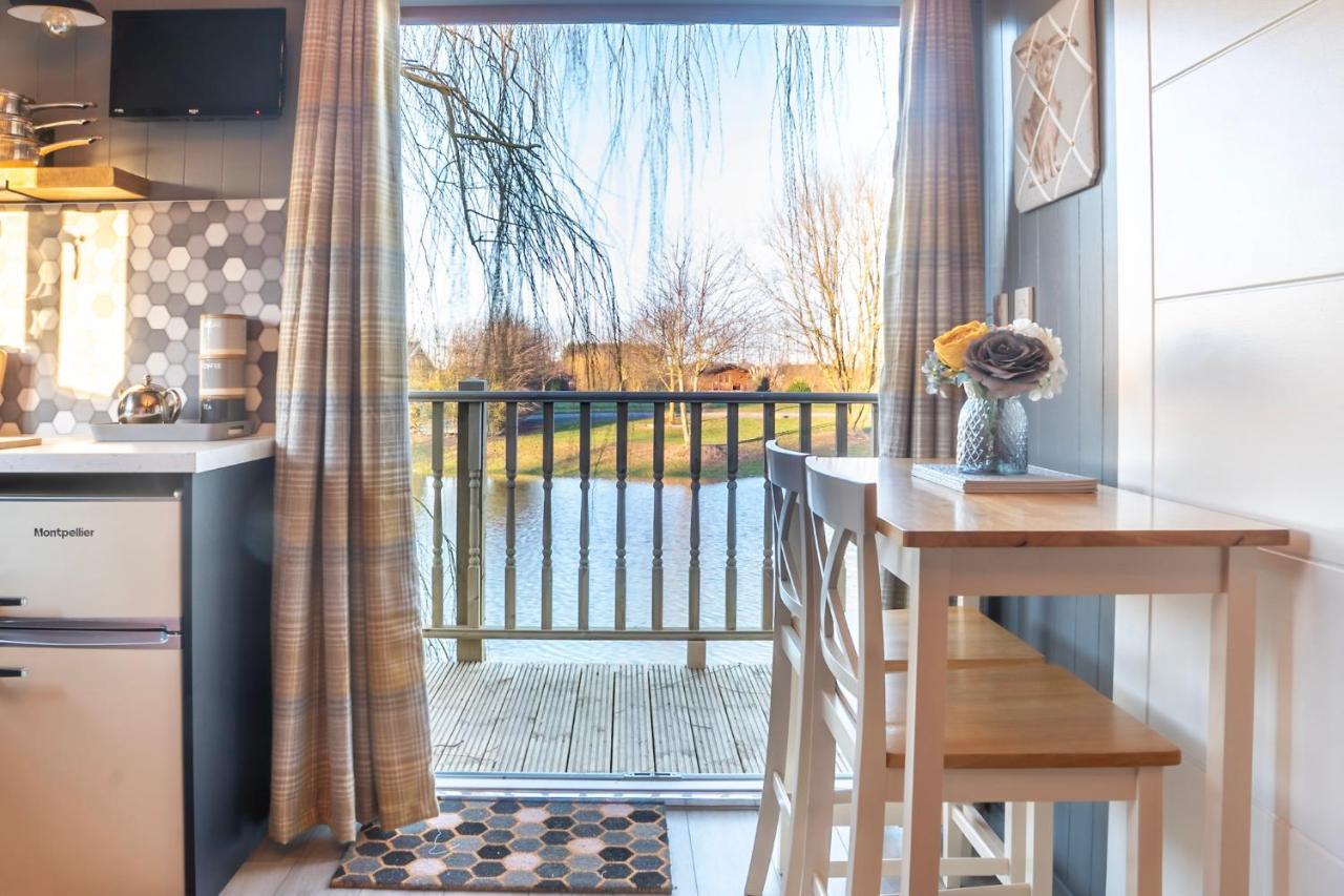 The Treehouse - Sleeps 4 Villa Old Leake Luaran gambar