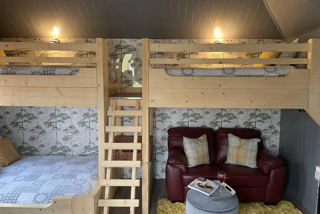 The Treehouse - Sleeps 4 Villa Old Leake Luaran gambar