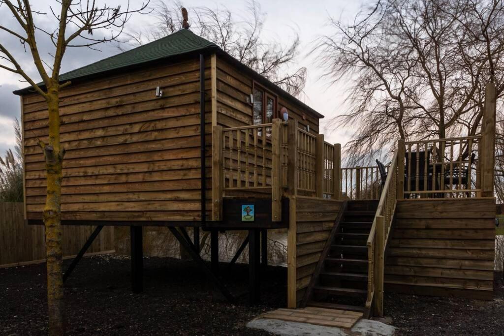 The Treehouse - Sleeps 4 Villa Old Leake Luaran gambar